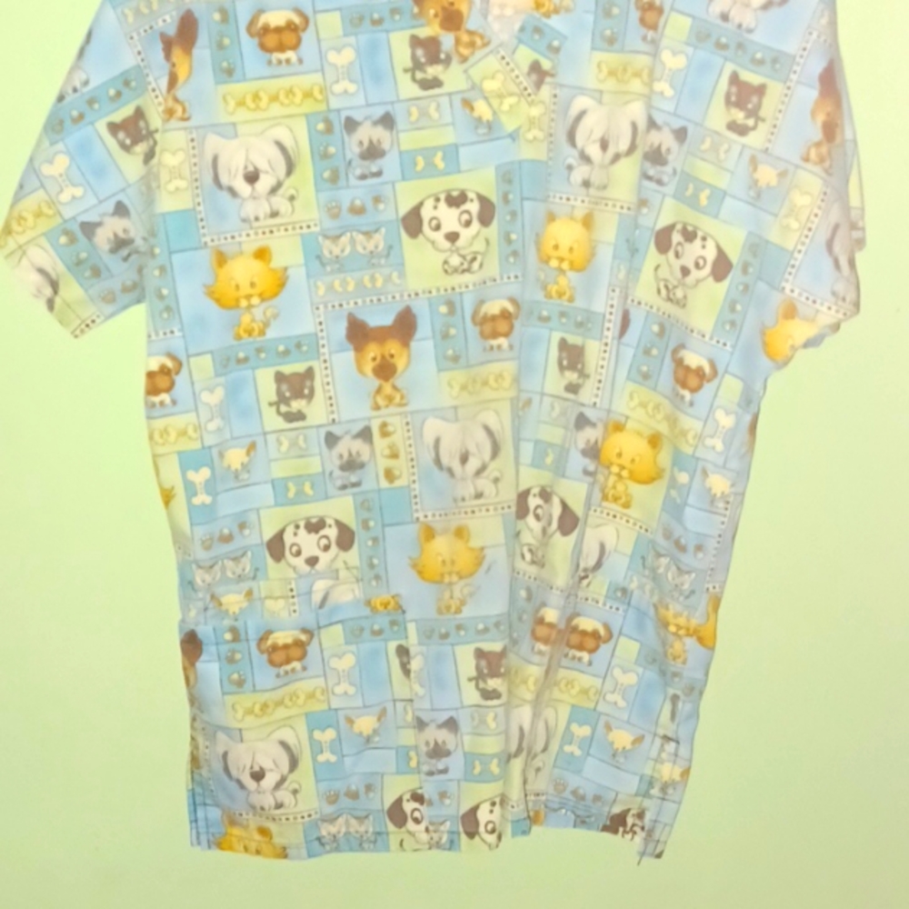 H.Q. scrub top - Picture 2 of 4